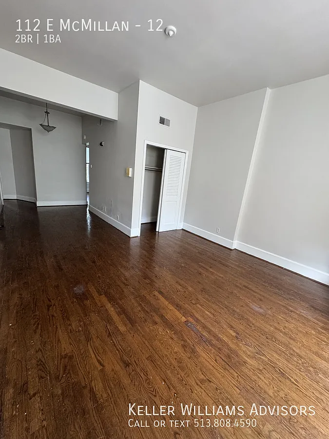 High ceilings, charm, convenience and killer price for 2026-27 — Photo 4