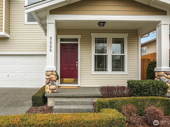 3rd image of 5006 NE 4th Place