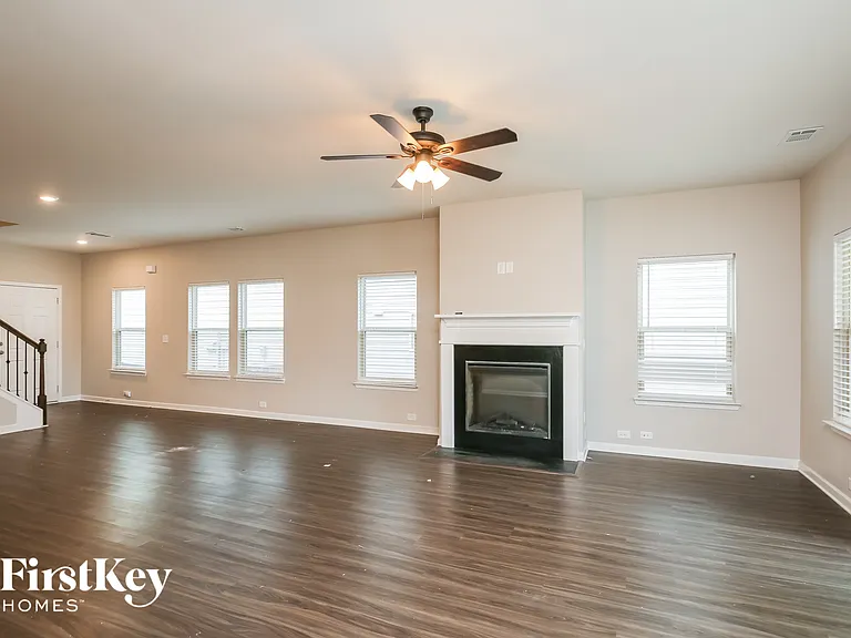 2476 Morgan Spring Ln — Photo 4