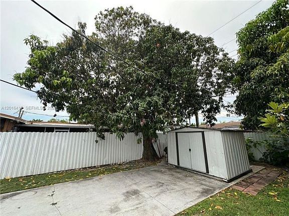 5th image of 15640 SW 102nd Pl