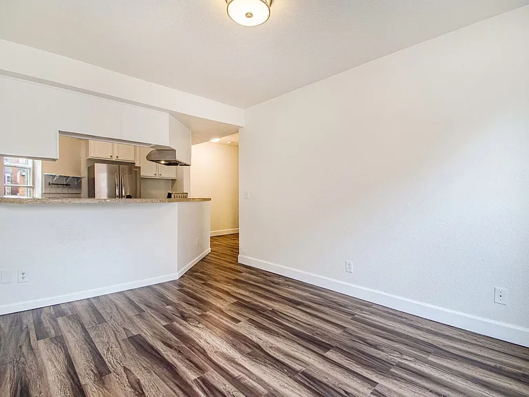 1629 N Clarkson St #21 — Photo 2