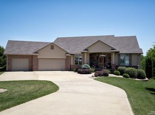 2246 Pinecrest Cir, Salina, KS 67401