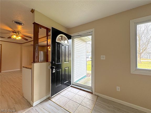 5th image of 18066 Hillcrest Dr