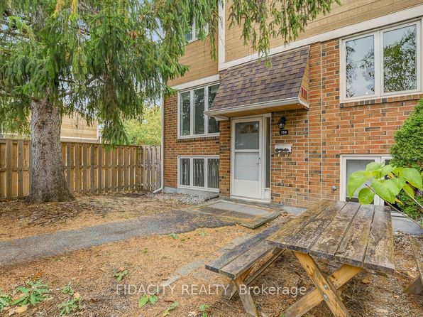 159 Salter Cres #61, Ottawa, ON K2K 1Y8