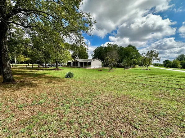 2585 N Mountain Rd, Springdale, AR 72764