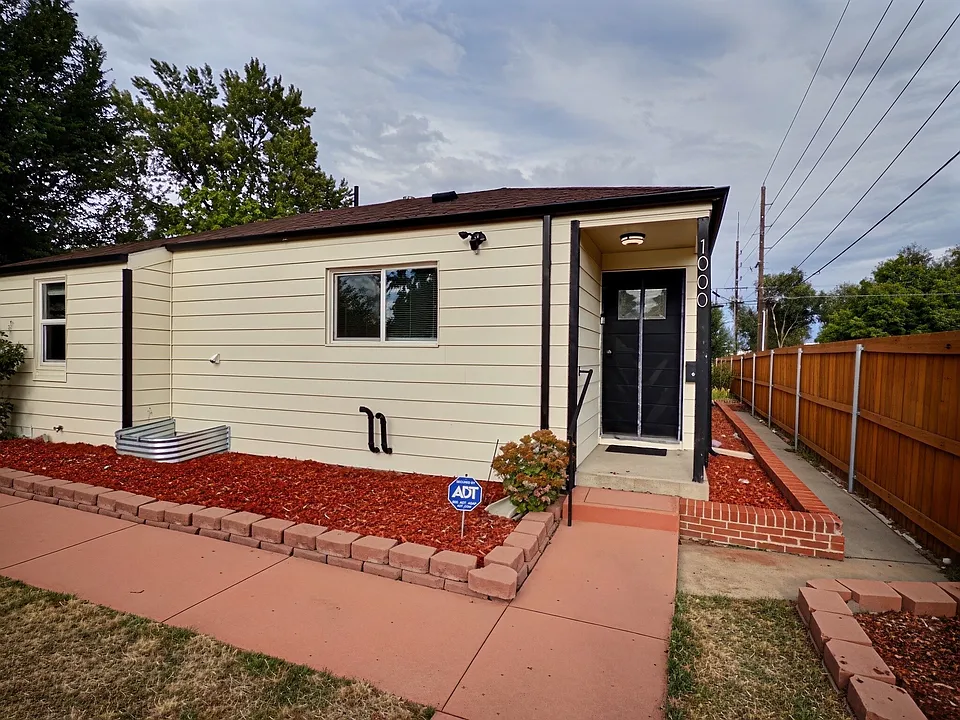 1000 Hooker St