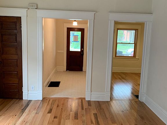 2nd image of 120 Fitzhugh Ave SE