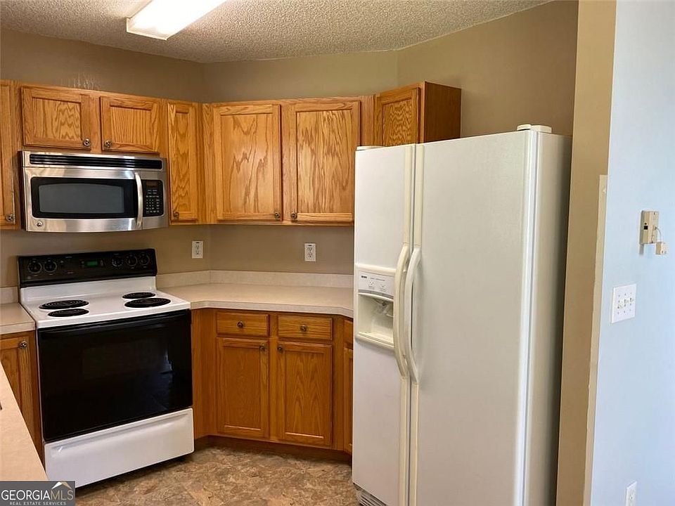 2nd image of 229 Cottonwood Creek Cir