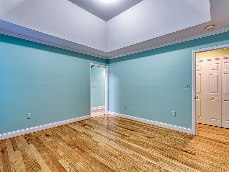 210 Rivermill Ct — Photo 16