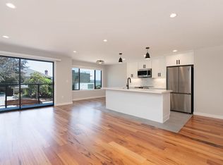465 Garfield St APT 1B, Seattle, WA 98109