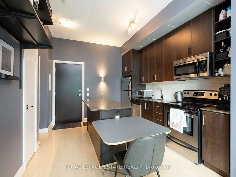 112 George St S #S711 — Photo 6
