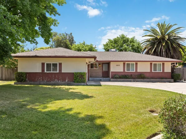 2823 W Royal Oaks Drive, Visalia, CA 93277