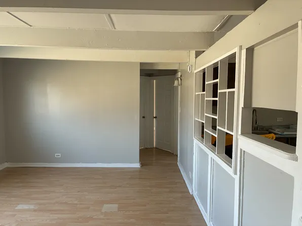 203 154th St #S1, Harvey, IL 60426