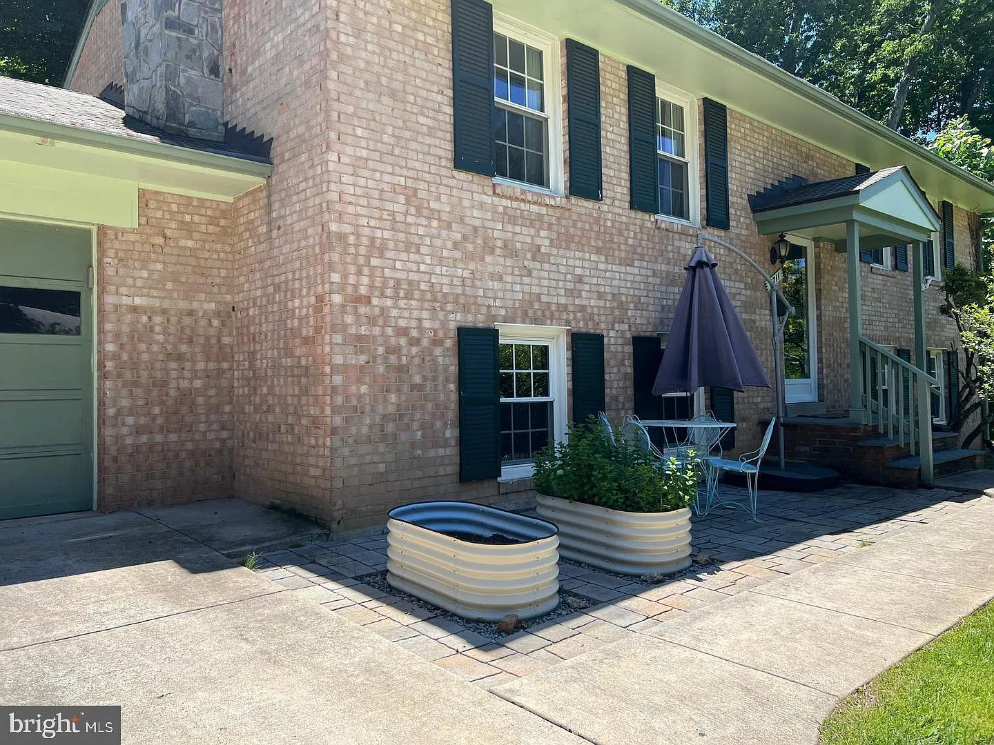 4 bed, 3.0 bath, 1334 sqft, $4,100 — Photo 2
