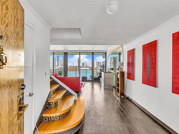 4th image of 1000 Venetian Way APT 1106