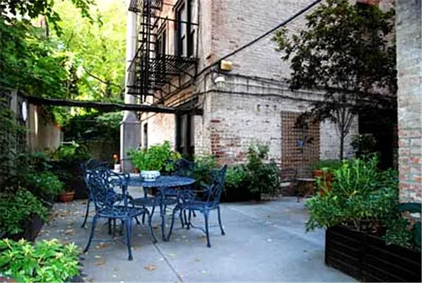 Rented by Buchbinder & Warren | media 16