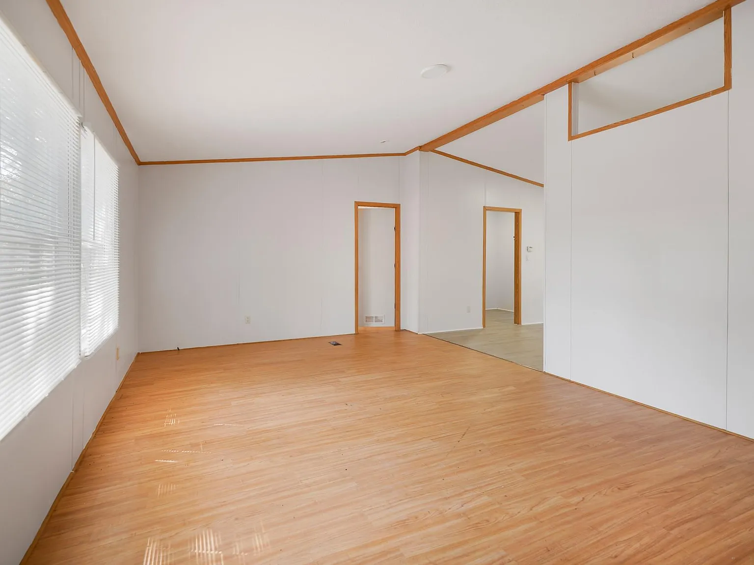 3 bed, 2.0 bath, 1344 sqft, $1,395 — Photo 2