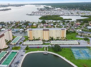 4725 Cove Cir APT 202, Saint Petersburg, FL 33708
