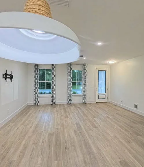 405 B St — Photo 21
