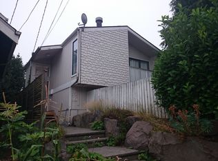 925 N 77th St, Seattle, WA 98103