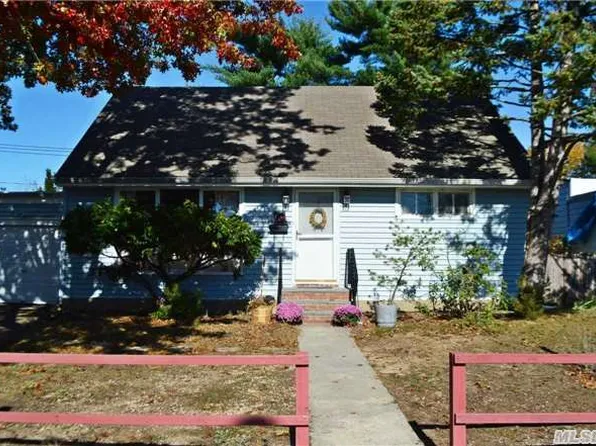 772 Barbara Blvd, Franklin Square, NY 11010