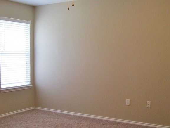 4th image of 333 McKenna Ave