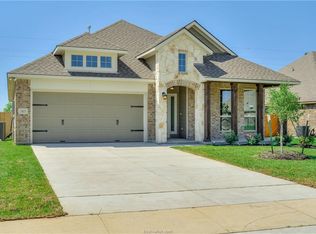 7415 Masters Dr, Navasota, TX 77868