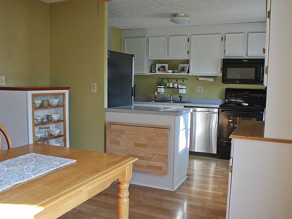 4th image of 8853 Greenburg Dr