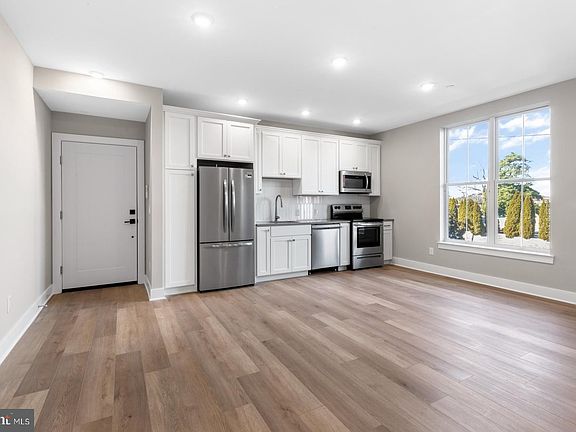 4th image of 6712 Ridge Ave #204