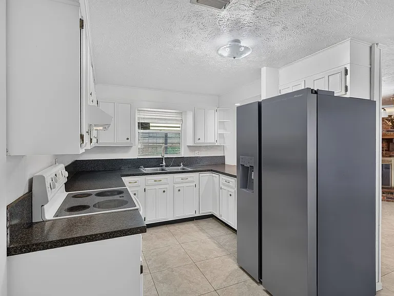 9954 Larkdale Ct — Photo 15