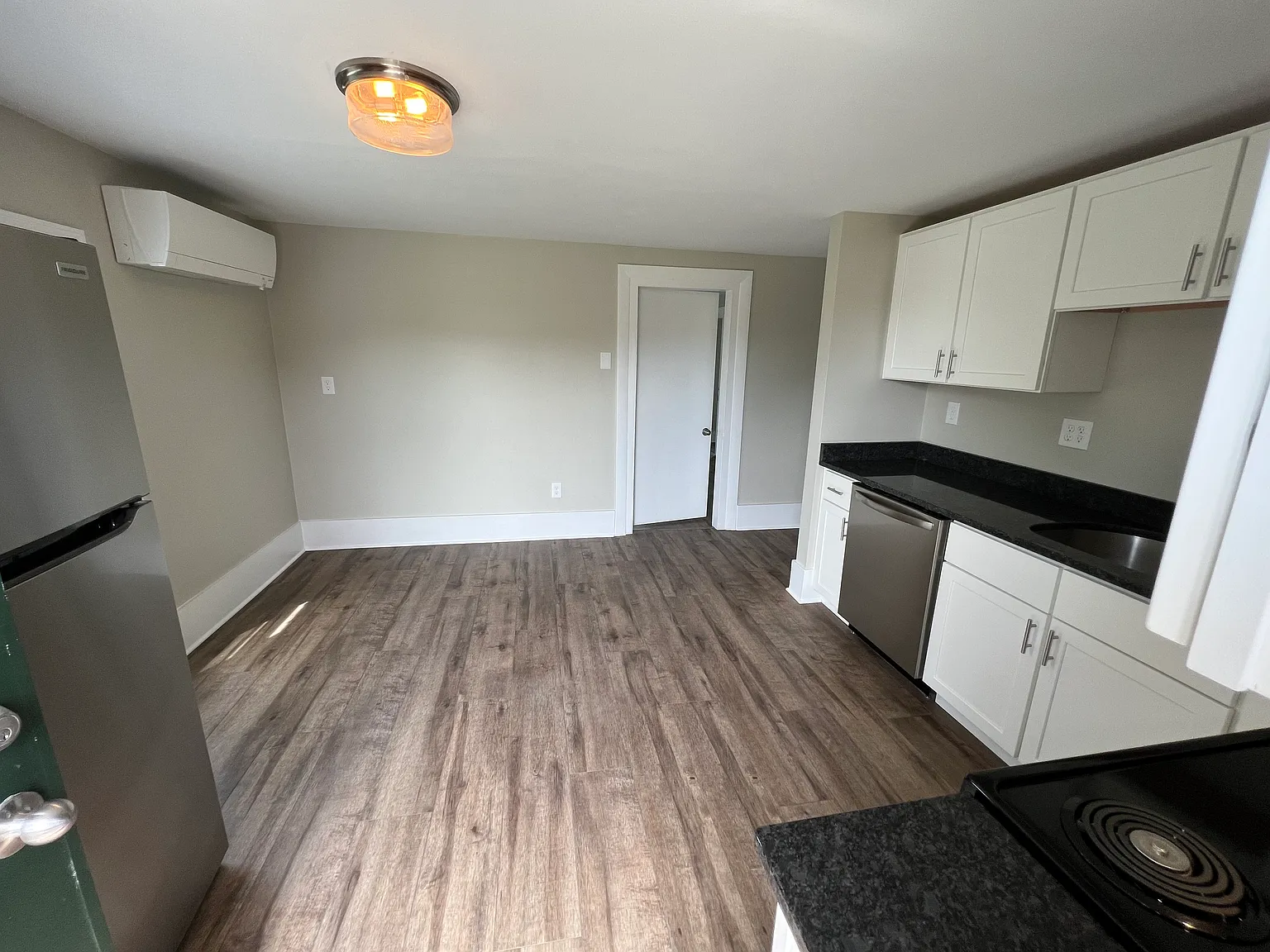 5 bed, 1750 sqft, $3,875 — Photo 3
