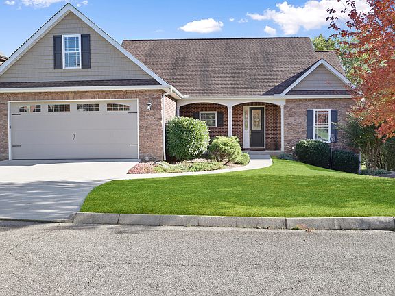2nd image of 10412 Ivy Hollow Dr