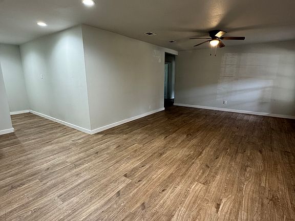3rd image of 2708 N Camp Cir