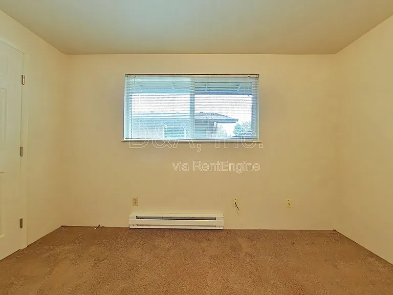 112 NE Conifer Blvd #8 — Photo 6