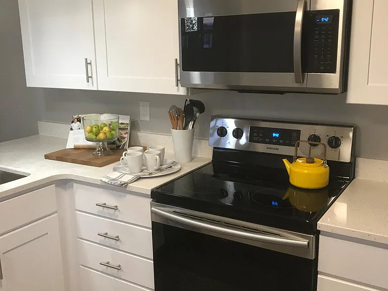 776 N 1300 W — Photo 19
