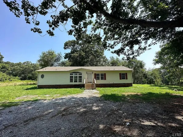 12 Farmcrest Rd, Concord, VA 24538
