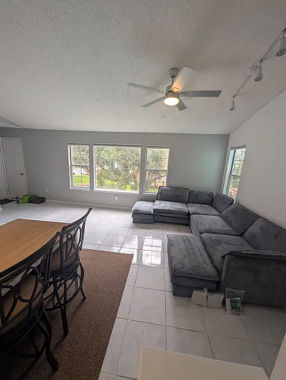 1 bed, 1177 sqft, $495 — Photo 3