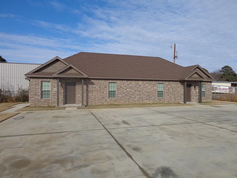 FRONT VIEW OF DUPLEX
