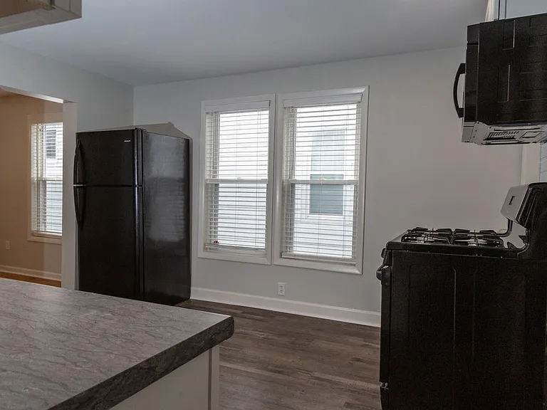 407 Willis Ave #1 — Photo 5