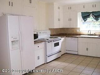 5th image of 130 N Beverly Dr