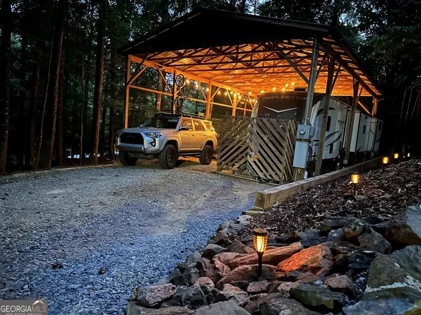 264 13th St, Ellijay, GA 30540