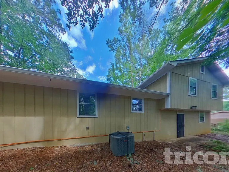 3060 Orbit Cir — Photo 18