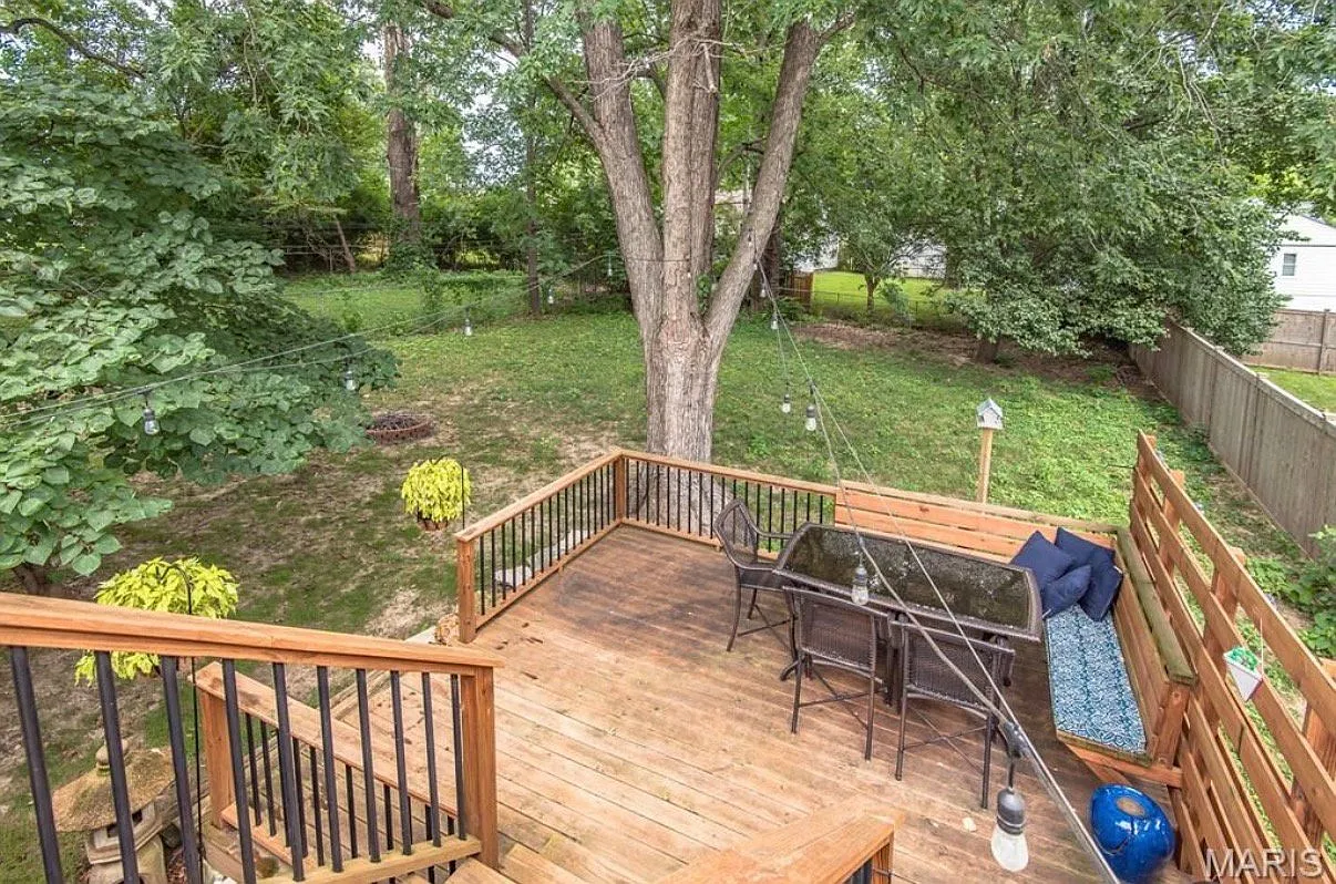 Brentwood 3 bed 2 bath House with Huge, Private Fenced Backyard! All Animals Welcome! — Photo 2