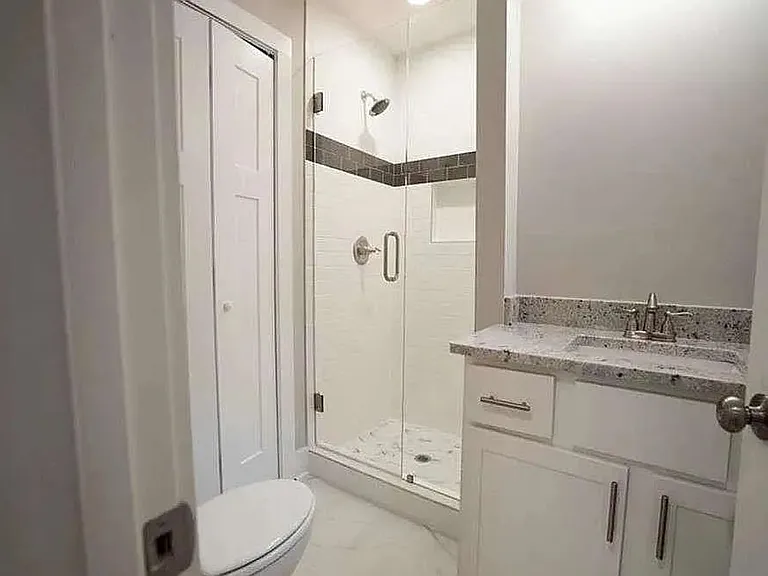 954 Parsons St SW — Photo 5