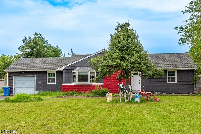 68 Ellison Rd