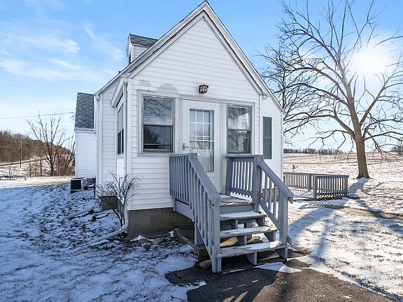 3rd image of 9481 W Pine Lake Rd