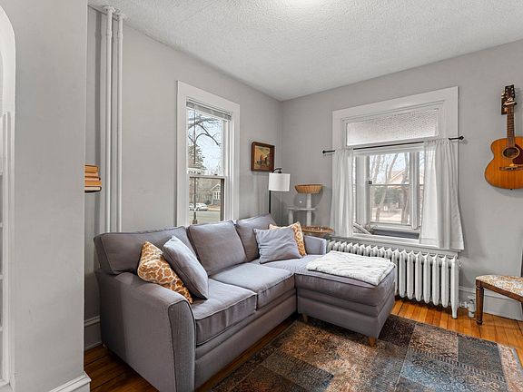 5th image of 3831 Chicago Ave