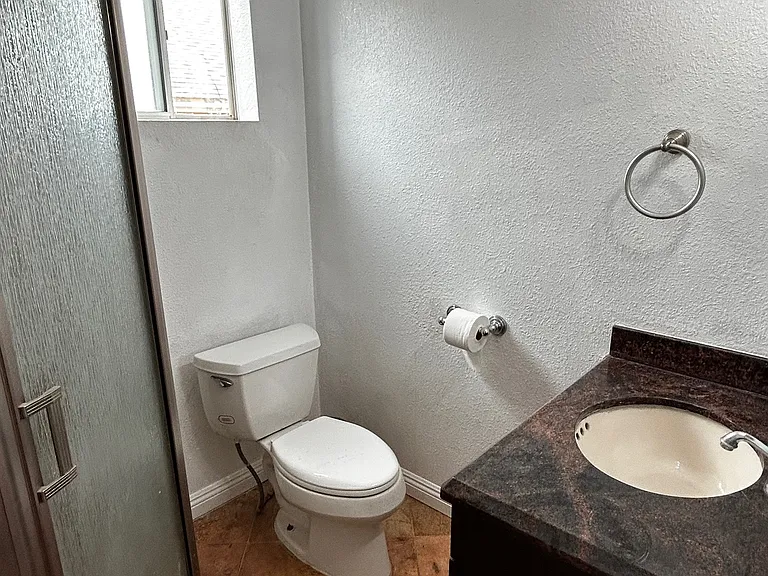 222 Alvarado St — Photo 4