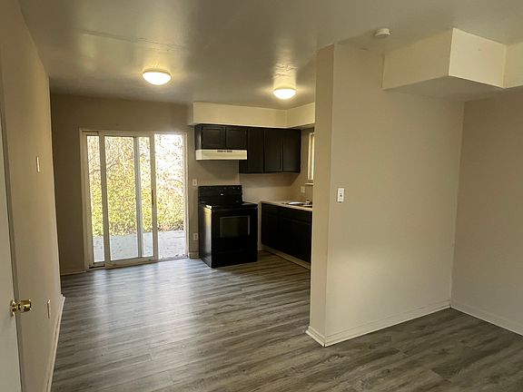 3rd image of 600 Marine Dr #7