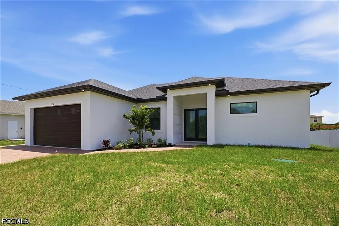 3 bed, 2.0 bath, 1585 sqft, $2,250 — Photo 1